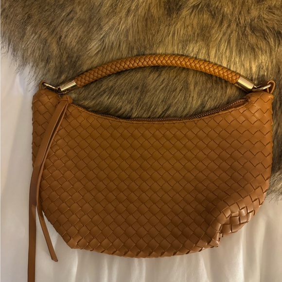 Chic Tan Woven Leather Hobo Bag - Picture 6 of 6